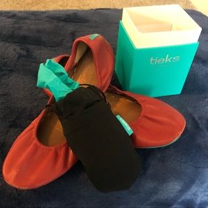 Tieks size 9 Cardinal red